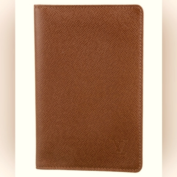 ✨️LOUIS VUITTON TAIGA LEATHER  ID CARD HOLDER - Picture 1 of 15